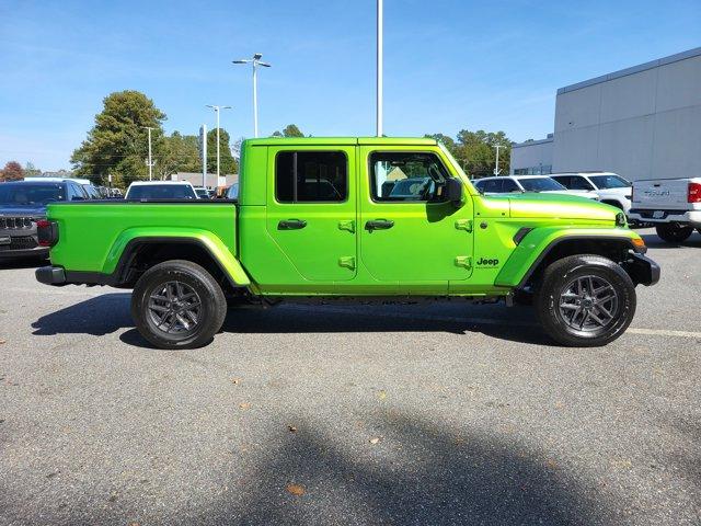 new 2025 Jeep Gladiator car