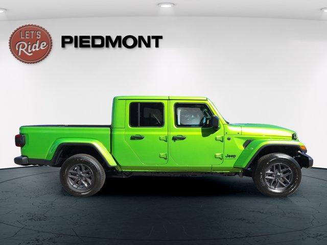 new 2025 Jeep Gladiator car