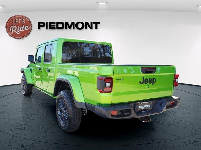 new 2025 Jeep Gladiator car