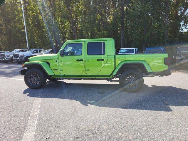 new 2025 Jeep Gladiator car
