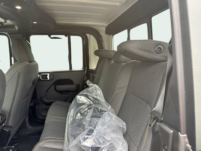 new 2025 Jeep Gladiator car