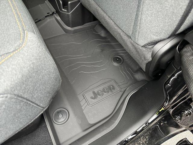 new 2025 Jeep Gladiator car