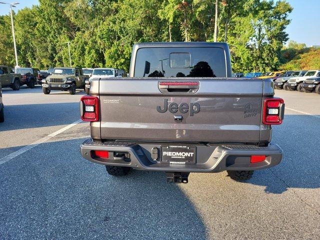 new 2025 Jeep Gladiator car
