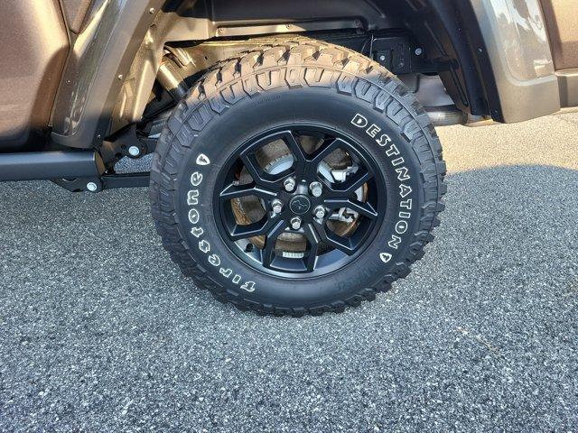 new 2025 Jeep Gladiator car