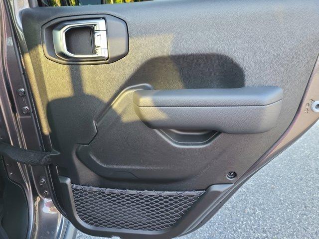 new 2025 Jeep Gladiator car