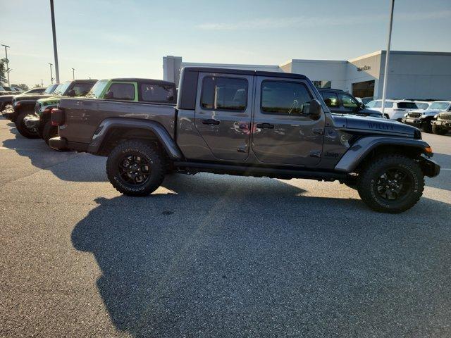 new 2025 Jeep Gladiator car