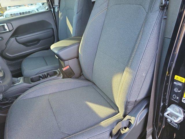 new 2025 Jeep Gladiator car