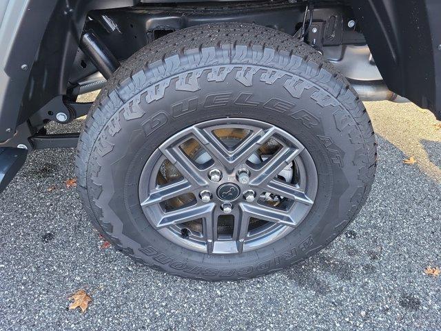 new 2025 Jeep Gladiator car