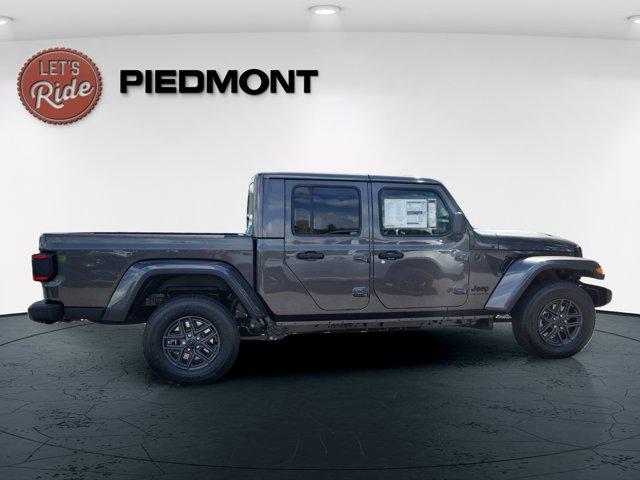 new 2025 Jeep Gladiator car
