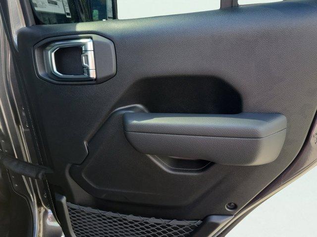 new 2025 Jeep Gladiator car