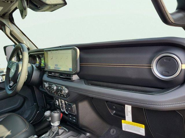 new 2025 Jeep Gladiator car