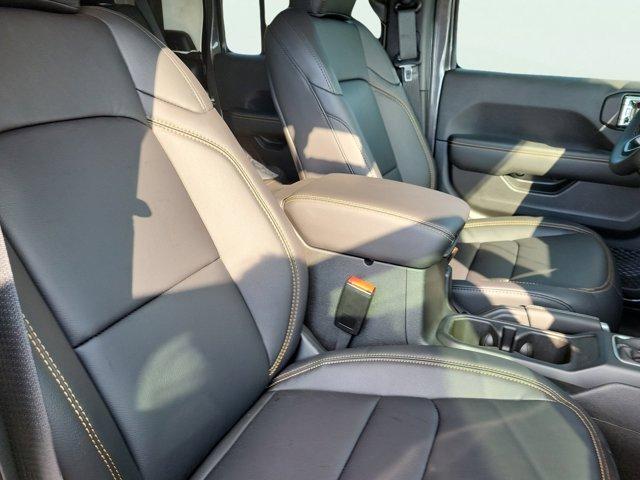 new 2025 Jeep Gladiator car