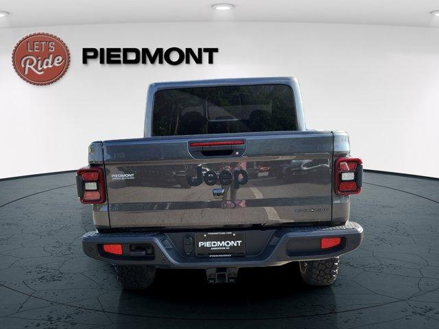 new 2025 Jeep Gladiator car
