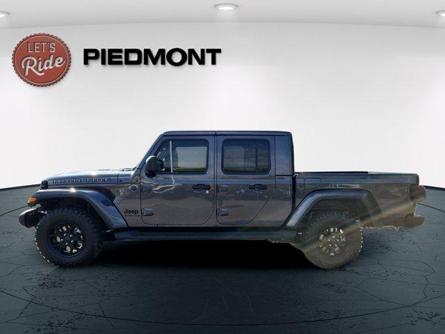 new 2025 Jeep Gladiator car
