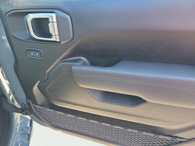 new 2025 Jeep Wrangler car