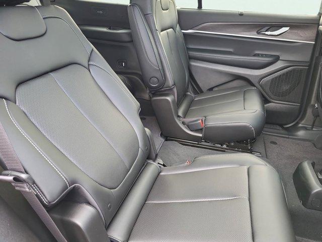 new 2025 Jeep Grand Cherokee L car