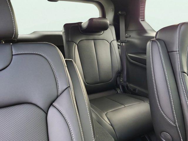 new 2025 Jeep Grand Cherokee L car