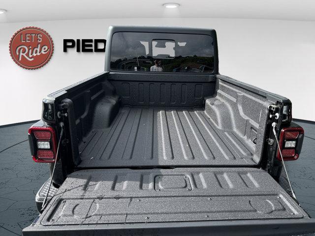 new 2025 Jeep Gladiator car
