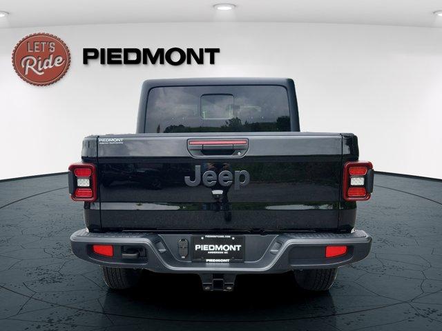 new 2025 Jeep Gladiator car