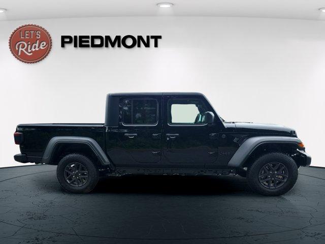 new 2025 Jeep Gladiator car