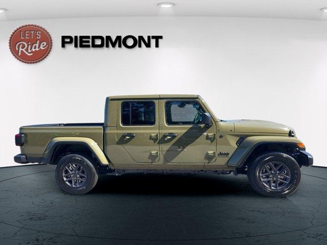 new 2025 Jeep Gladiator car