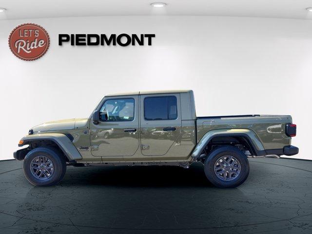 new 2025 Jeep Gladiator car