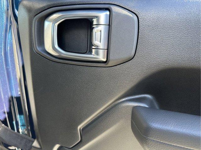 new 2025 Jeep Wrangler car