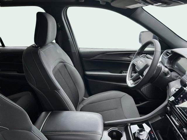 new 2025 Jeep Grand Cherokee car