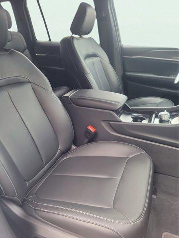 new 2025 Jeep Grand Cherokee car