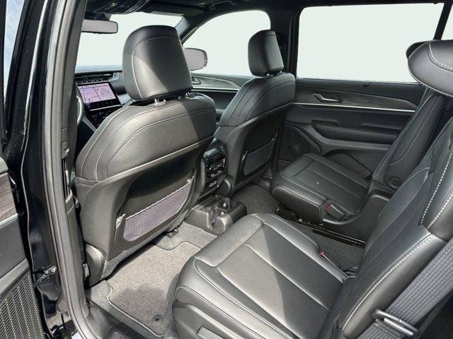 new 2025 Jeep Grand Cherokee L car