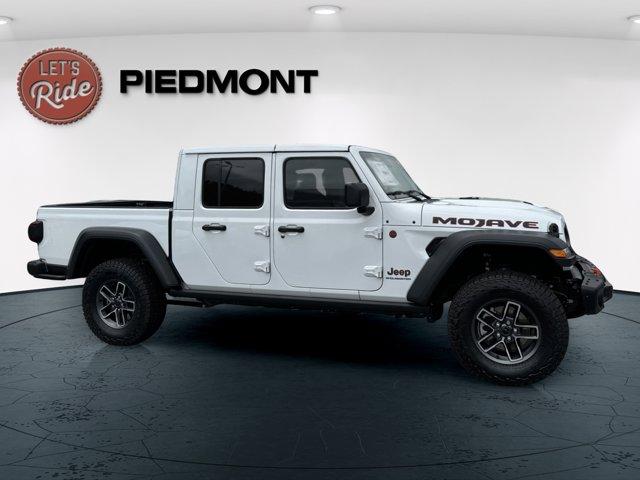 new 2025 Jeep Gladiator car