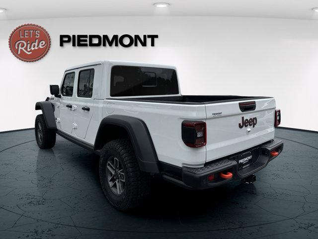 new 2025 Jeep Gladiator car