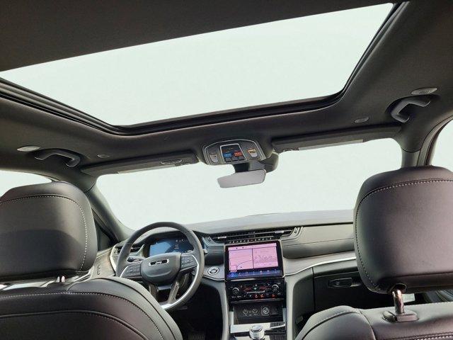 new 2025 Jeep Grand Cherokee L car