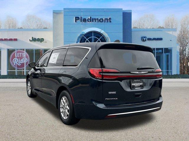 new 2025 Chrysler Pacifica car