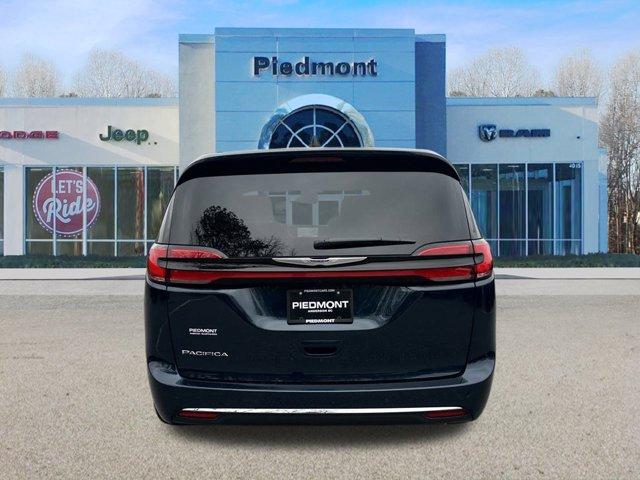 new 2025 Chrysler Pacifica car