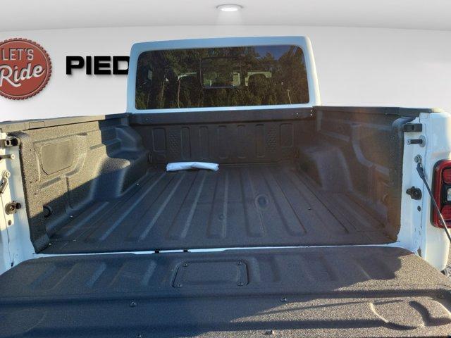 new 2025 Jeep Gladiator car