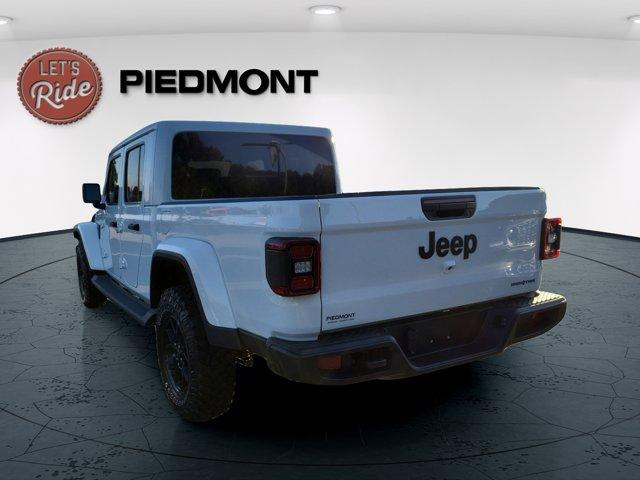 new 2025 Jeep Gladiator car