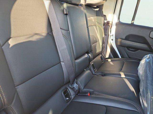 new 2025 Jeep Gladiator car