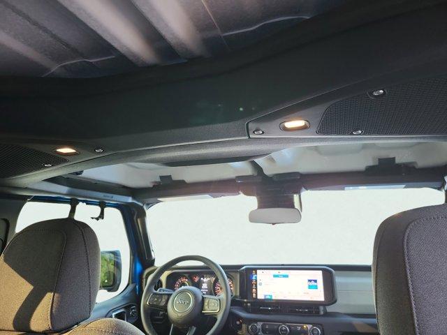 new 2025 Jeep Gladiator car