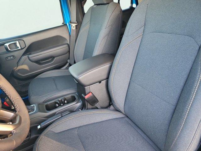 new 2025 Jeep Gladiator car