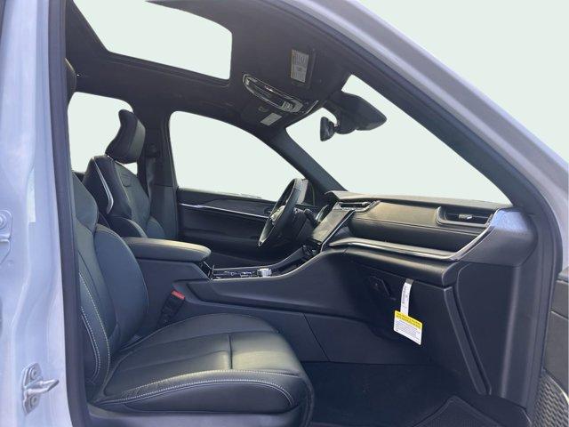 new 2025 Jeep Grand Cherokee L car