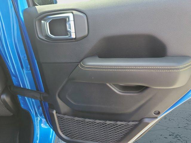 new 2025 Jeep Wrangler car