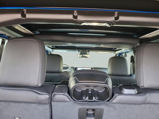 new 2025 Jeep Wrangler car