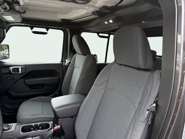 new 2025 Jeep Gladiator car