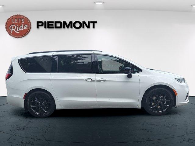new 2026 Chrysler Pacifica car
