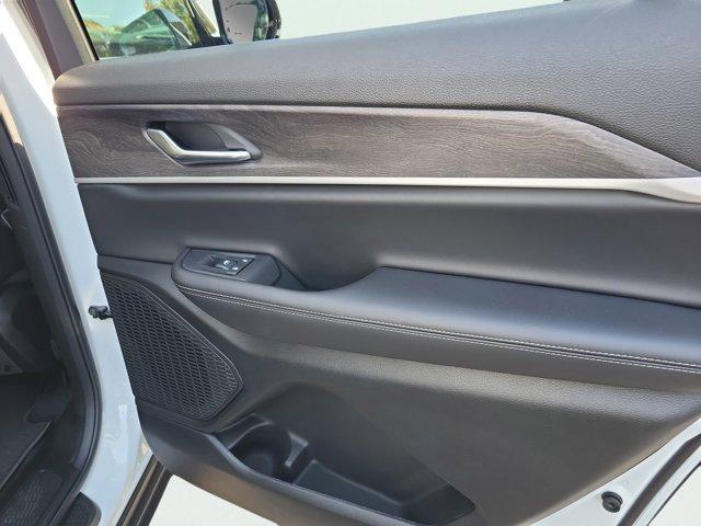 new 2025 Jeep Grand Cherokee L car