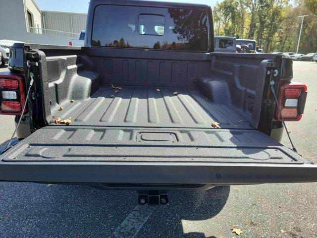 new 2025 Jeep Gladiator car