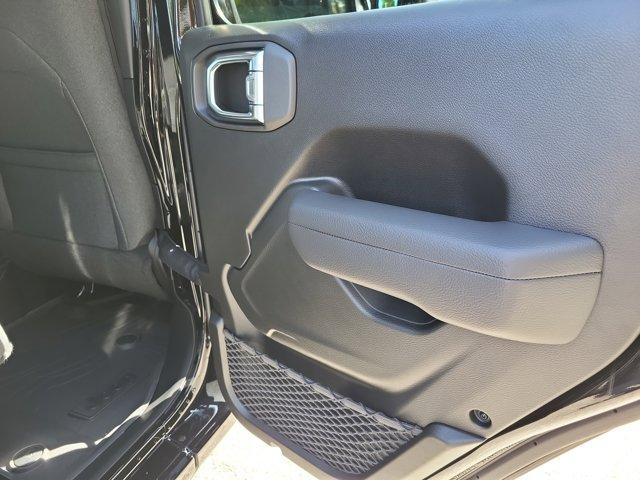 new 2025 Jeep Gladiator car