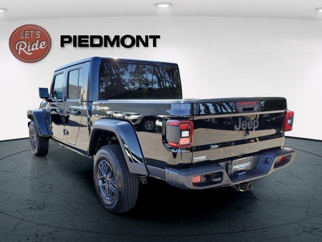 new 2025 Jeep Gladiator car