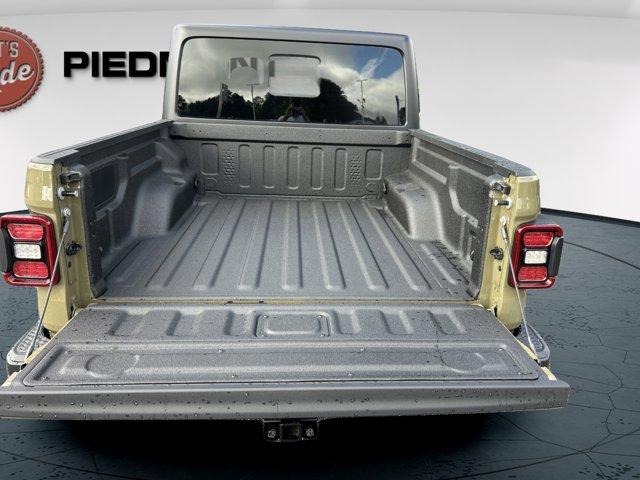 new 2025 Jeep Gladiator car